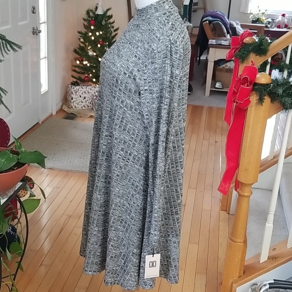 😺 IVANKA TRUMP DRESS - Picture 5 of 10